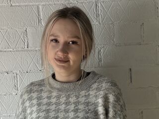 topless webcamgirl KarynMcguire