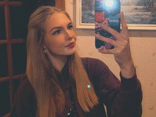 naked webcamgirl video KateyTouriny