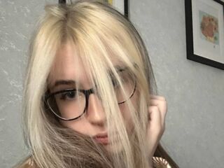 hot chat room KiraRihand