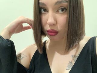 cam girl playing with vibrator KylieeAngel