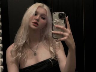 masturbating cam girl LashayBernon