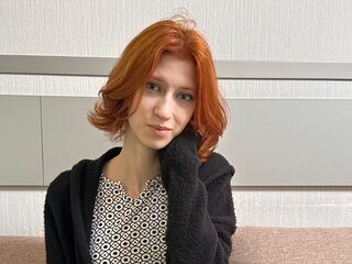 camgirl masturbating with sex toy LettyAegerter