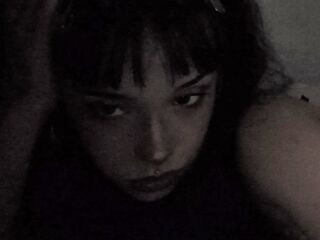mastubating web cam girl LilieRebecca