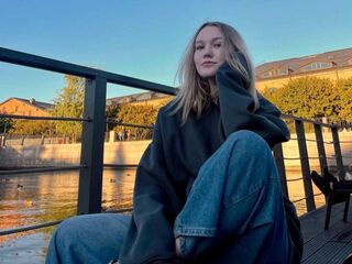 chatslut LillyStill