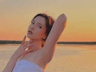 topless webcamgirl LoisOsden