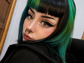 topless cam girl LolaGraves