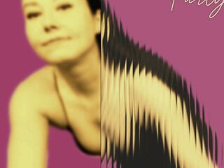 beautiful webcam girl LucyLevatto