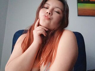 naked girl with cam fingering LucyPetit