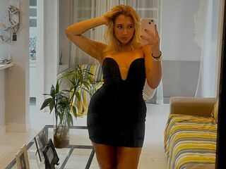girl chatroom LunaVeller