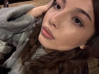 topless cam girl LynetteLavoie