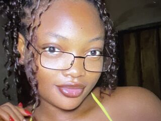 cam girl showing tits MakyDina