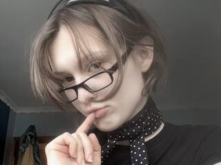 camgirl showing tits MalvinaGreif