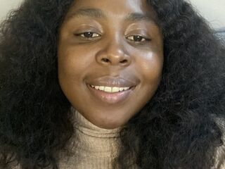 topless camgirl MayaBrownn