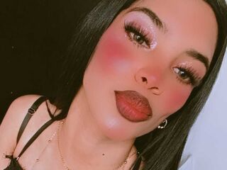 camgirl playing with vibrator MeliGarden