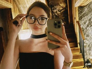 naughty camgirl photo MiaForester