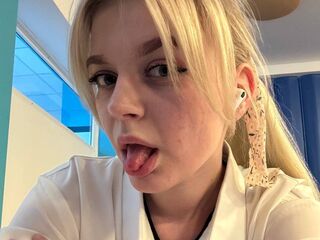 cam slut chat room MiaGarbet