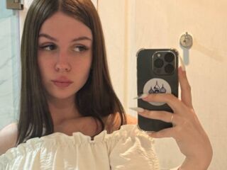 beautiful girlcam MiaRioti