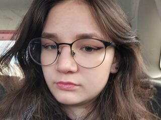 cam girl playing with vibrator MichaSaska