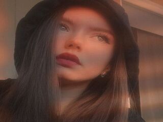 naked cam girl masturbating with sextoy MilaLyra