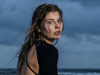 nude webcamgirl pic MilaOlivers