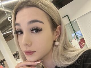 fingering webcamgirl MollieClasby