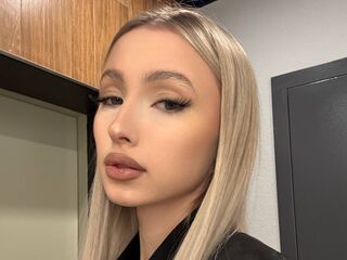 naked camgirl fingering pussy MyongDegado