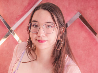 topless cam girl NeluxRiveiro