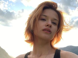 camgirl playing with dildo NishaRayo