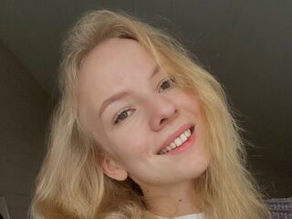 fingering girl cam RonaFichtner