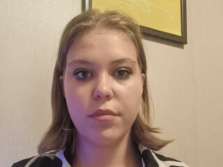 hot camslut SaturninaLeavitt