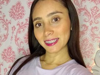 free nude live show ScarlettMills