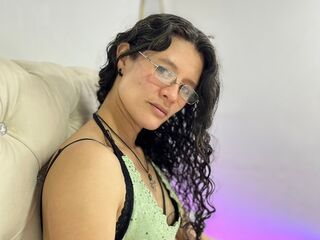 camgirl showing tits SereneKardissons