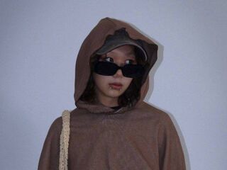 camgirl playing with sex toy SumikoKrejcik
