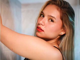 naked girl with webcam masturbating with dildo SusieJohns