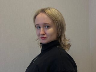 cam girl live cam SuzannKernes