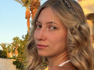 beautiful webcamgirl TainaTatge