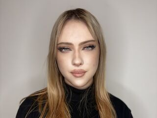 naked webcamgirl photo VirgieJanosek